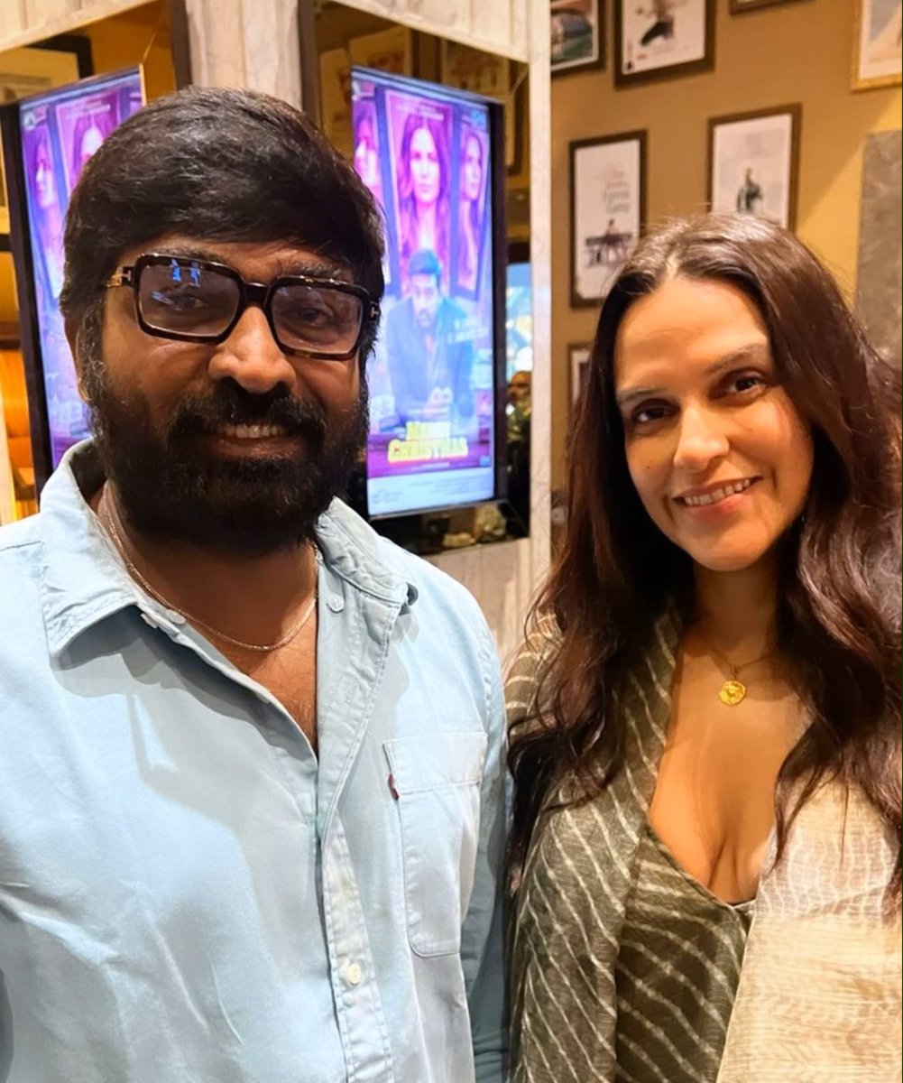 kardemommeee's tweet photo. neha dhupia shares pictures with katrina kaif and vijay sethupathi backstage at the merry christmas screening 💫

#katrinakaif #vijaysethupathi #merrychristmas https://t.co/RaB0UOcZMv