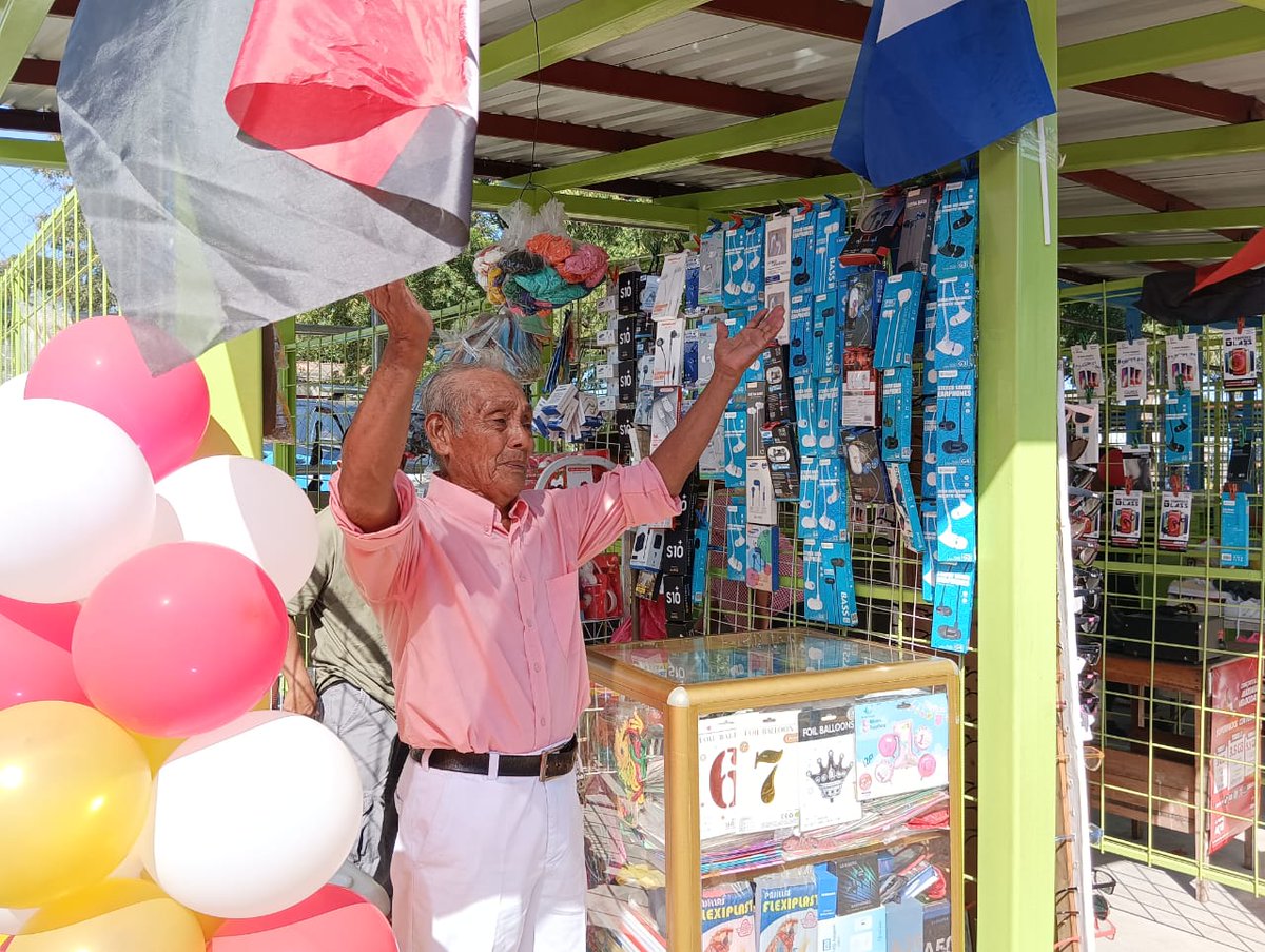 #Nicaragua / Inauguran mejoras significativas para comerciantes del Mercado El Mayoreo de Managua #noticias #4519LaPatriaLaRevolución 
#MasVictoriasMasBienestar 
Más información 👉🌐canal4.com.ni/inauguran-mejo…