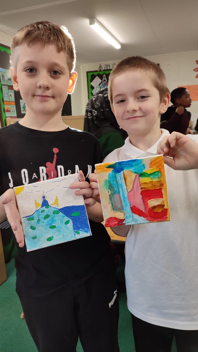 Discovery_Y4's tweet photo. Our Rainforest Gallery 🌴🪵🌺🌻🪨
Today our Year 4️⃣ artists 👩🎨 👨🎨 painted 🎨 their masterpieces 🖼️ - based on the collaborative work of British artist John Dyer @johndyergallery and Tribal Amazon Indian Artist Nixiwaka Yawanawa 🎨 #SpiritoftheRainforest #AmazingAmazon https://t.co/8bAzUk4JFZ