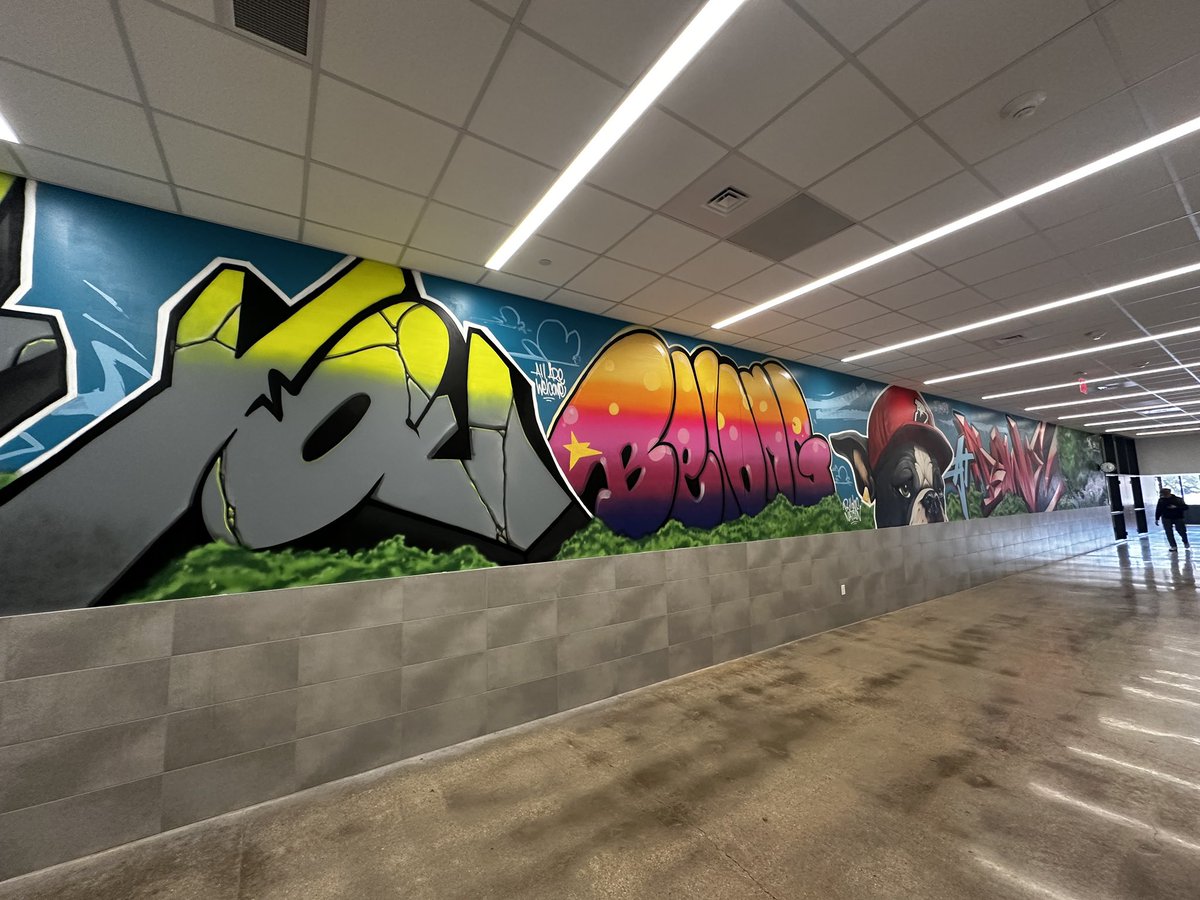 JBHS_dispatch's tweet photo. NEW MURAL: As students come back from winter break, they may return to find a new piece 87-foot piece of art decorating the fine arts hall. Created by the Color Cartel, a local art studio, the mural has been worked on since the start of 2023.

📸: Austin Ikard and Alex Edwards https://t.co/OwBcXSFxrC