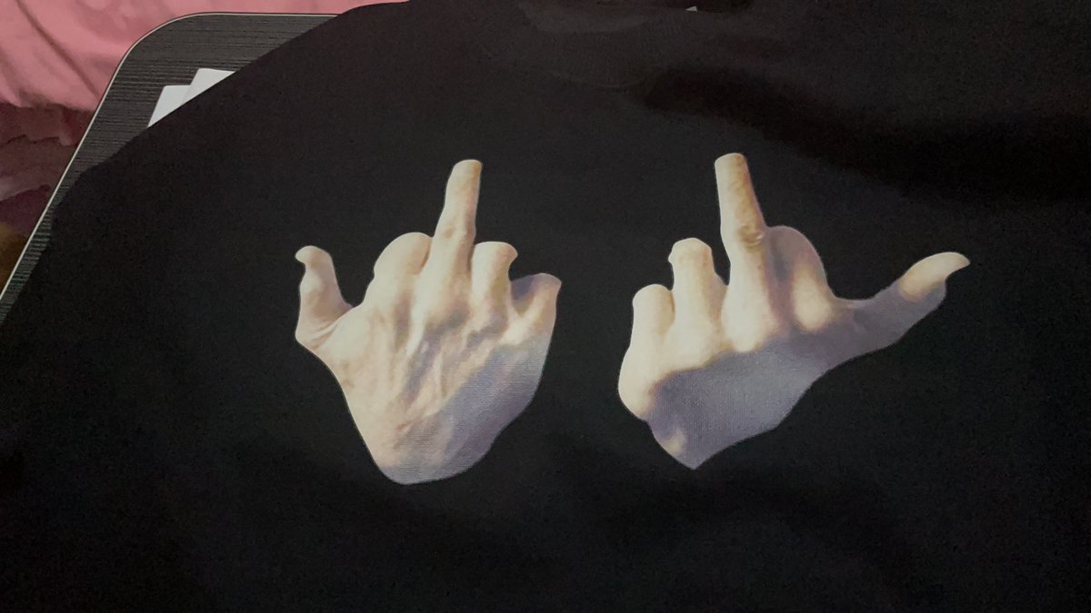LLLazy_man's tweet photo. 想记录什么又感觉最近的日子过得浑浑噩噩的，被生活推着往前走的日子真是让人措手不及 https://t.co/MkuuwszJfk