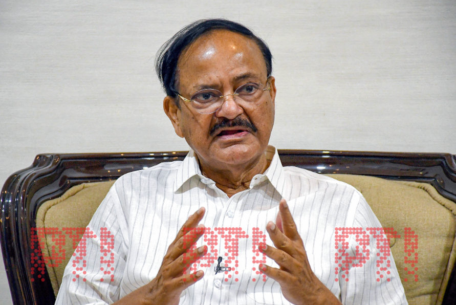 STORY | Do not change parties frequently, former vice president Naidu advises young politicians

READ: ptinews.com/story/national…