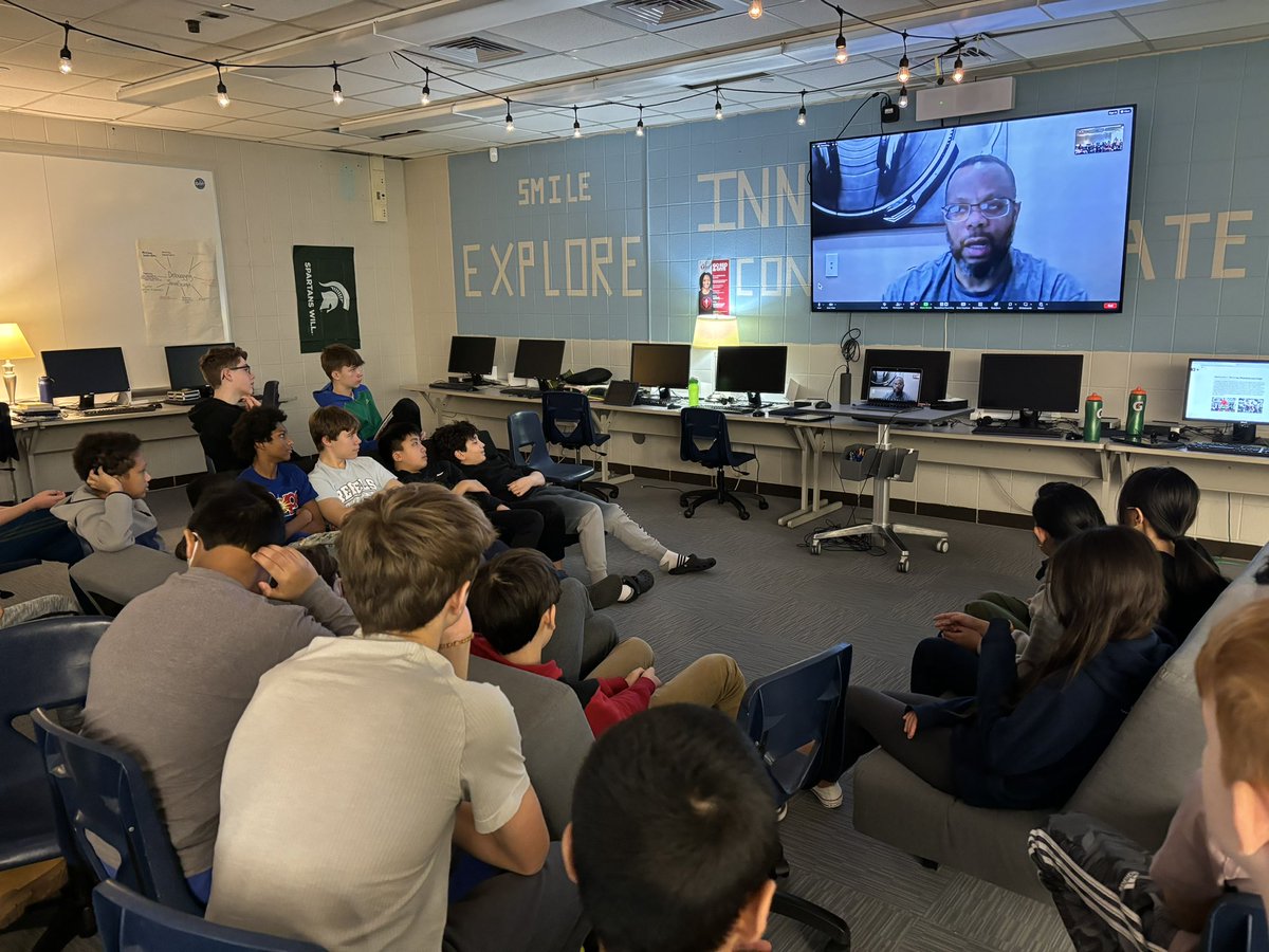 charlestull's tweet photo. Great session today for @LarsonMS CS Ss hearing from an IT professional about the impact of computer science & informational technology. Appreciate Mr. Spearman sharing insights about CS as well as the importance of hard work & the willingness to problem solve #PathfulConnect https://t.co/IvvXb63vEh