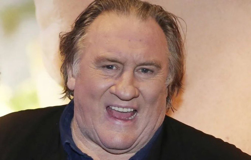 CerfiaFR's tweet image. 🇫🇷 FLASH | &quot;Je n’ai pas aimé les paroles de Gérard #Depardieu dans Complément d’enquête, mais j’aime encore moins ceux qui l’attaquent depuis un mois&quot;, a déclaré Pascal #Praud dans sa chronique. (Le JDD)