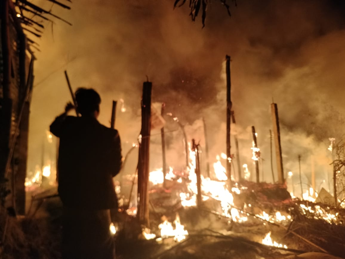 Again a fire incident occurred in camp 5 at Musara. I want  to leave the camps soon due to fire torturing. I don't want to stay in Refugees camps even one second..
Time : 1:00 AM 
Date : 11.01.2023