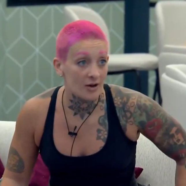 ¡Se picó la casa! 

¿A quien bancas vos? 

🔁 MANZANA

❤️ FURIA 

#GranHermano