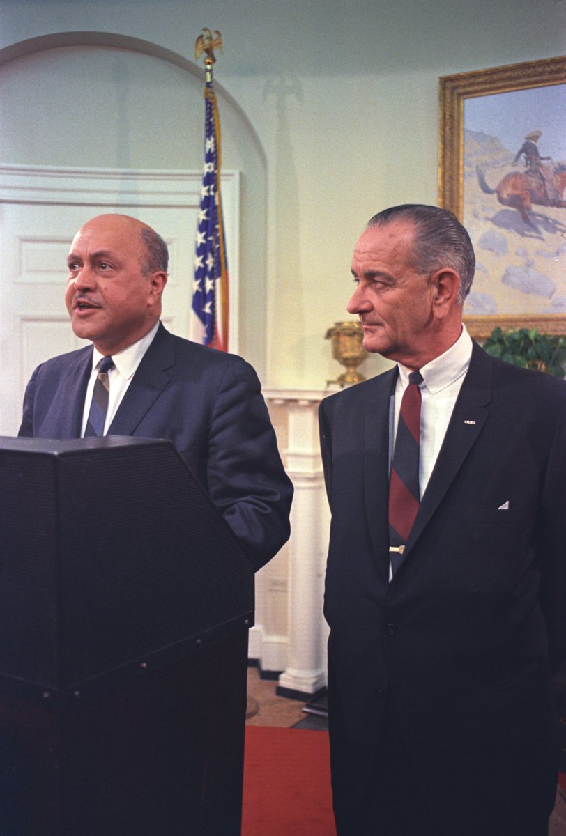 LBJLibrary's tweet photo. #OnThisDay: Fifty-eight years ago today, #PresidentJohnson announced Robert Weaver as the first secretary of @HUDgov, making him the first African American to be appointed to a U.S. cabinet-level position.
π· Frank Wolfe | 01/13/1966 | #WhiteHouse - #FishRoom, #WashingtonDC https://t.co/zEs32NIntL