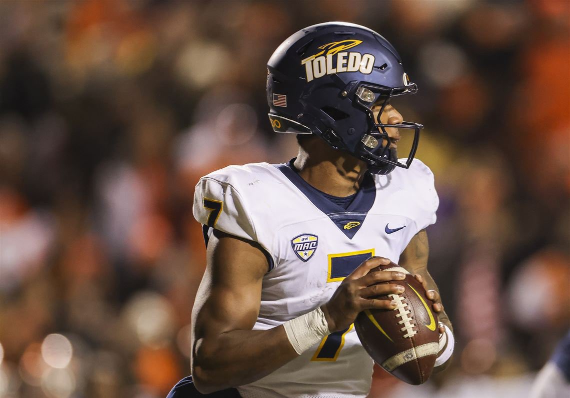 After a great conversation with <a href="/ToledoQBs/">Robert Weiner</a> I am honored to receive my second offer from <a href="/ToledoFB/">Toledo Football</a>! <a href="/EDGYTIM/">Timothy “EDGYTIM” OHalloran</a> <a href="/Loyola_FB/">Loyola Academy Football</a> <a href="/PrepRedzoneIL/">Prep Redzone Illinois</a>