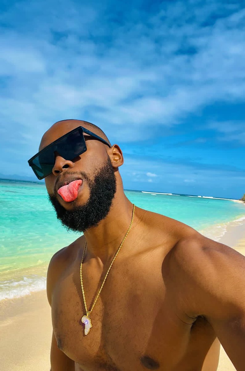 Our small kiosks / barber shop don dey expand.💯💯☑️
Na GRACE no be Okada 
Congratulations Dr. 
#EmmanuelUmoh