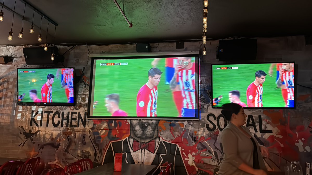 RMFC_Providence's tweet photo. Hala Madrid !!! Saludos desde Providence #Espndeportes #SupercopaDeEspaña  #RealMadridAtleti @fernandopalomo @DonBisca @ESPNDeportes https://t.co/3w6EuMAf2k