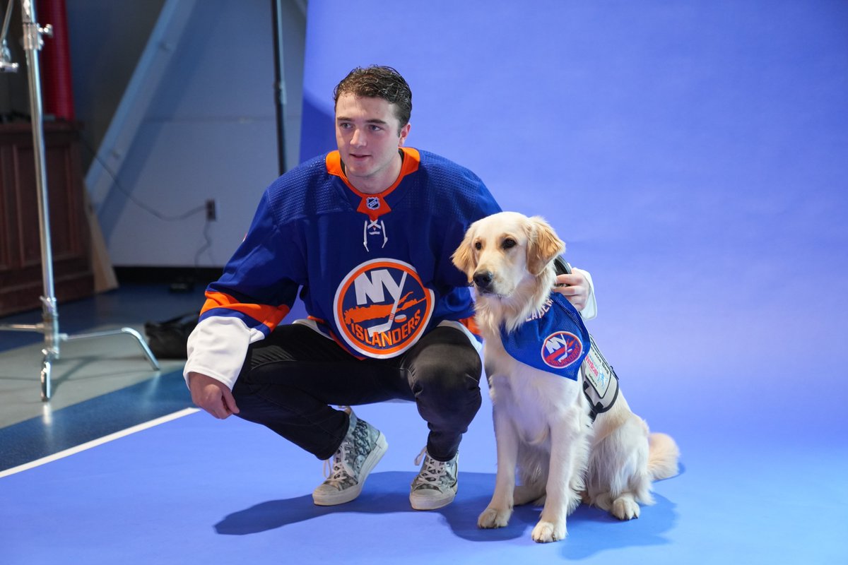 RETWEET TO SEND NOAH TO ALL-STAR. 

#NHLAllStarVote #NoahDobson