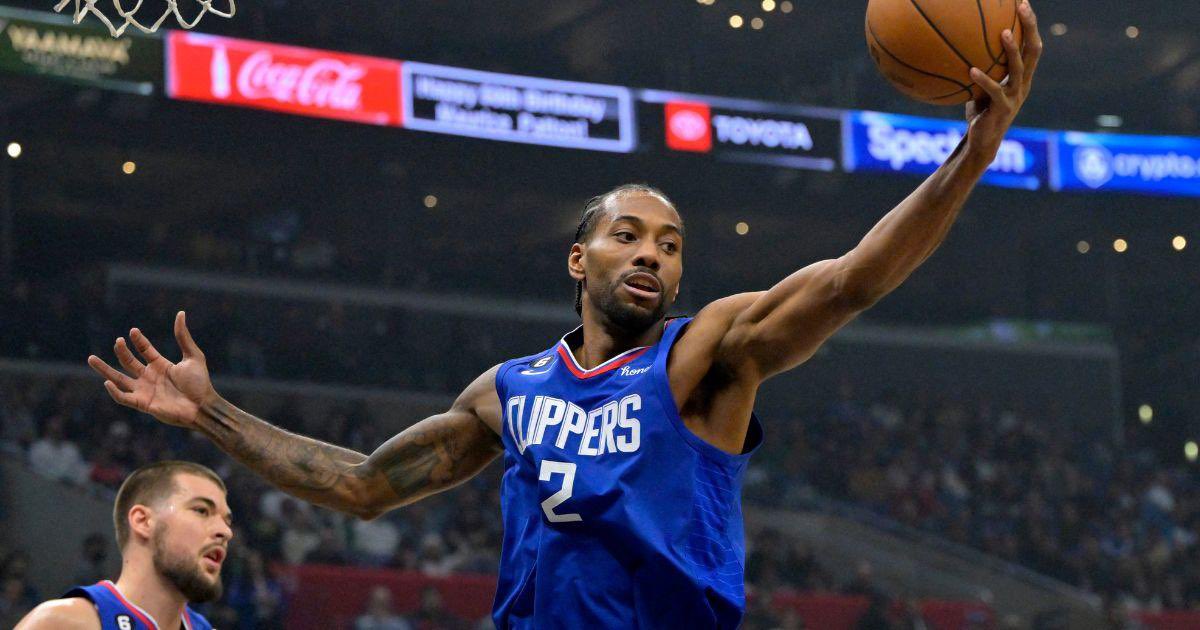 HeisenbergBets3's tweet image. 🧪Main Reaction (1u)🧪

Kawhi Leonard o8.5 RAs (-135) #ESPNBet 

Leonard over in 75% of home games and in both contests vs TOR averaging 15.5 RAs. TOR allowing the 17th and 15th most rebounds and assists to opposing SFs respectively. Avg 9 RBD chances/game along w/ 5.6 potential…