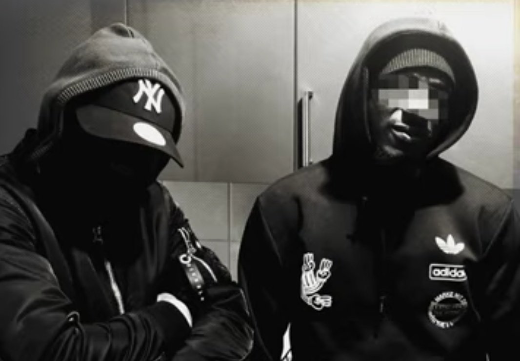 Ma10zm's tweet photo. Y'a #BlackP et #FreshOne qui ont un message pour vous🤣😇🥂
Ceux qui se couchent tard auront la primeur🥁🎶 #PromoSeason #MCity #Invasion https://t.co/1WtL3G7a3M
