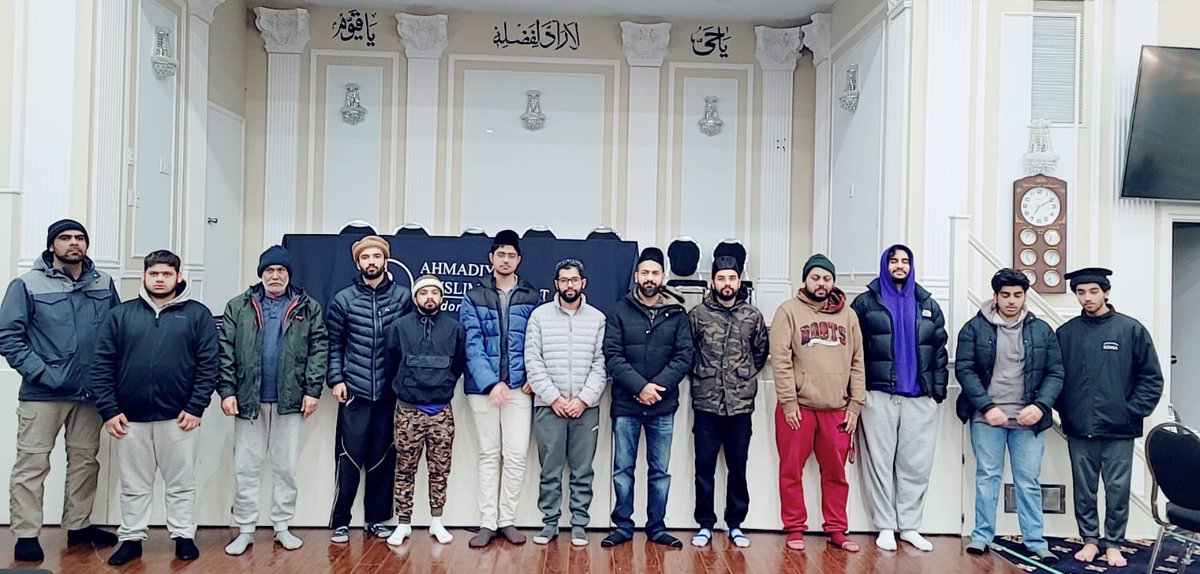 The Muslim Youth from London, ON chapter of Ahmadiyya Muslim Youth Association Canada regularly holds congregational Fajr (Dawn) prayers at the mosque.

#LdnOnt #MuslimYouth #Ahmadiyya
