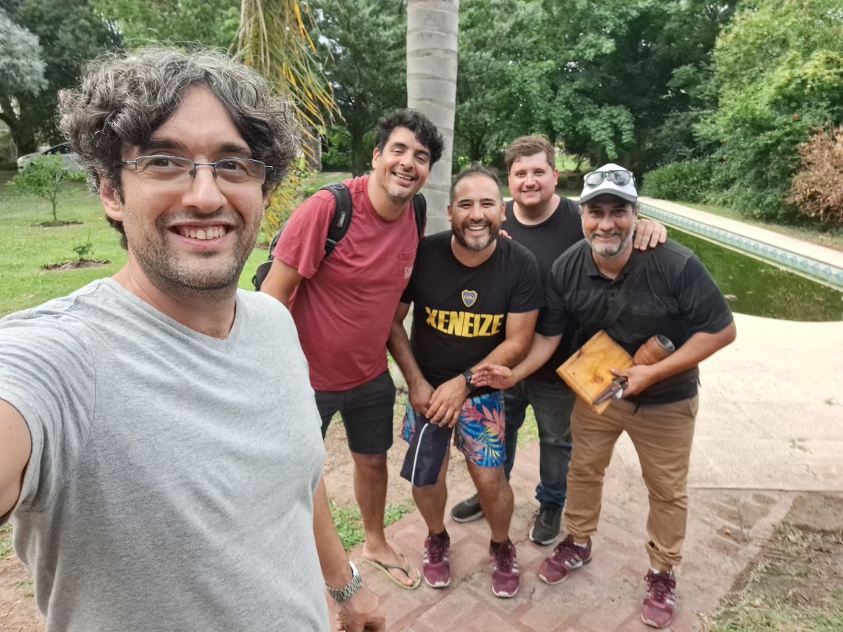 gcteamesports's tweet photo. Ayer los inactivos jugadores de GC de juntaron en el palacio de @AbelDiCatarina dónde se degustaron carnes al horno de barro. De jugar ni se habló. Goooool de las ratas! @parquimetro83
@AbelDiCatarina @Xavi_Ramone #IDMR https://t.co/opVC9rwAtg