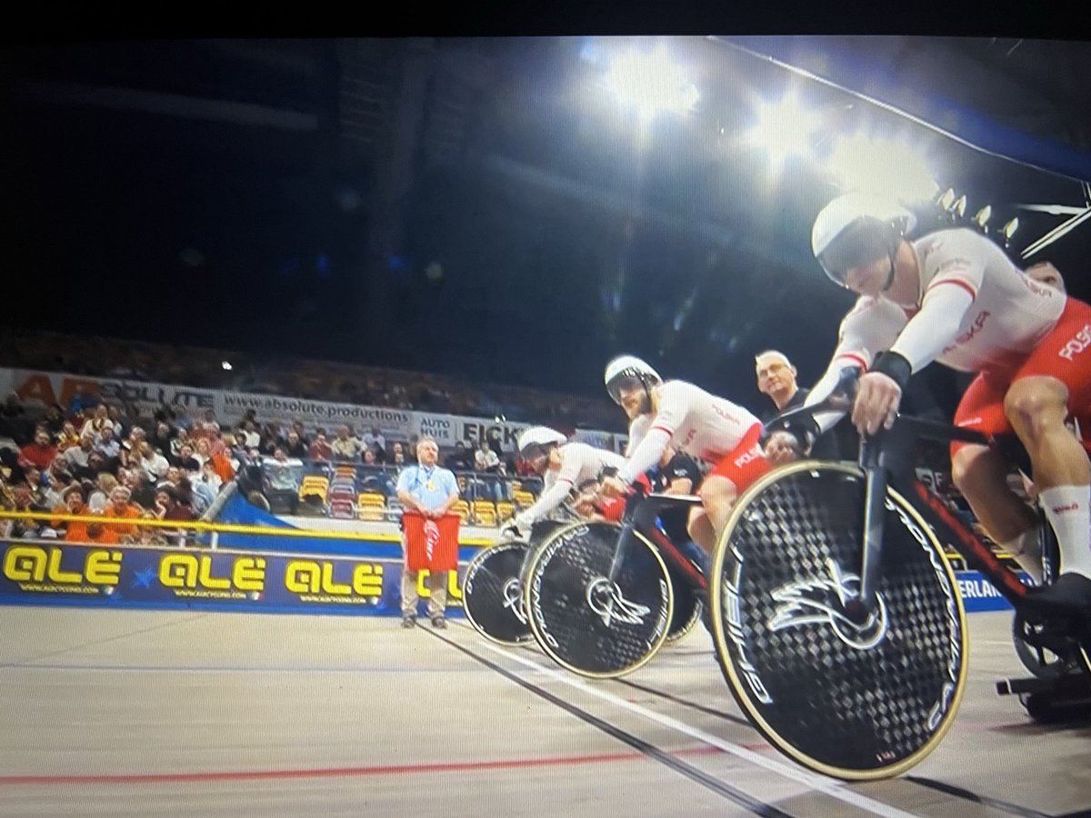 PZKolarski's tweet image. ‼️ Brąz męskiej drużyny sprinterskiej podczas Torowych Mistrzostw Europy💪🇵🇱 Gratulacje‼️ 
@SPORT_GOV_PL @SlawomirNitras @IreneuszRas 
#pzkol #kolarstwo #medal #brąz