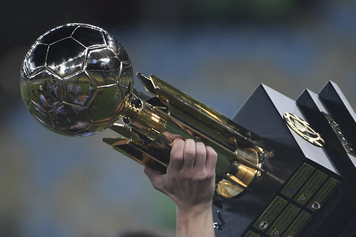 ConmebolRecopa's tweet photo. 🙌 ¡Llegó el mes de la CONMEBOL #Recopa!

🤔 ¿Quién se llevará el trofeo en 2024?

🇪🇨🔥🇧🇷 @LDU_Oficial @FluminenseFC

🏆 Chegou o mês da CONMEBOL #Recopa!

⭐️ Quem leva a taça de 2024? https://t.co/s2hGN7mTY7