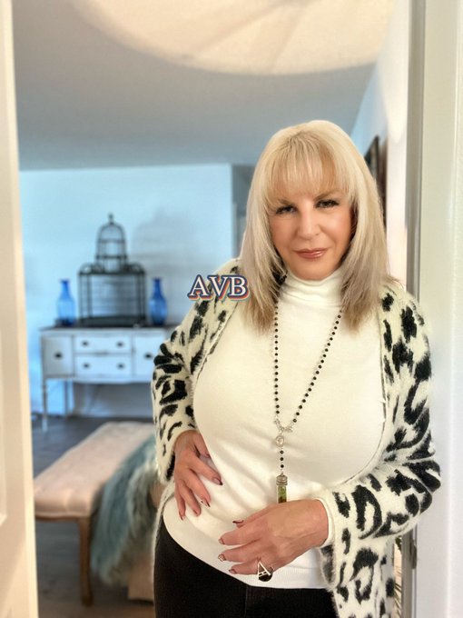 Out and about! It's another chilly day in Florida.  Sorry, snowbirds . https://t.co/ajGQc9q2rc<a href="/tag/onlyfansmodel"class="tags"><span>#onlyfansmodel</span></a><a href="/tag/tampagilf"class="tags"><span>#tampagilf</span></a><a href="/tag/camworldwide"class="tags"><span>#camworldwide</span></a>