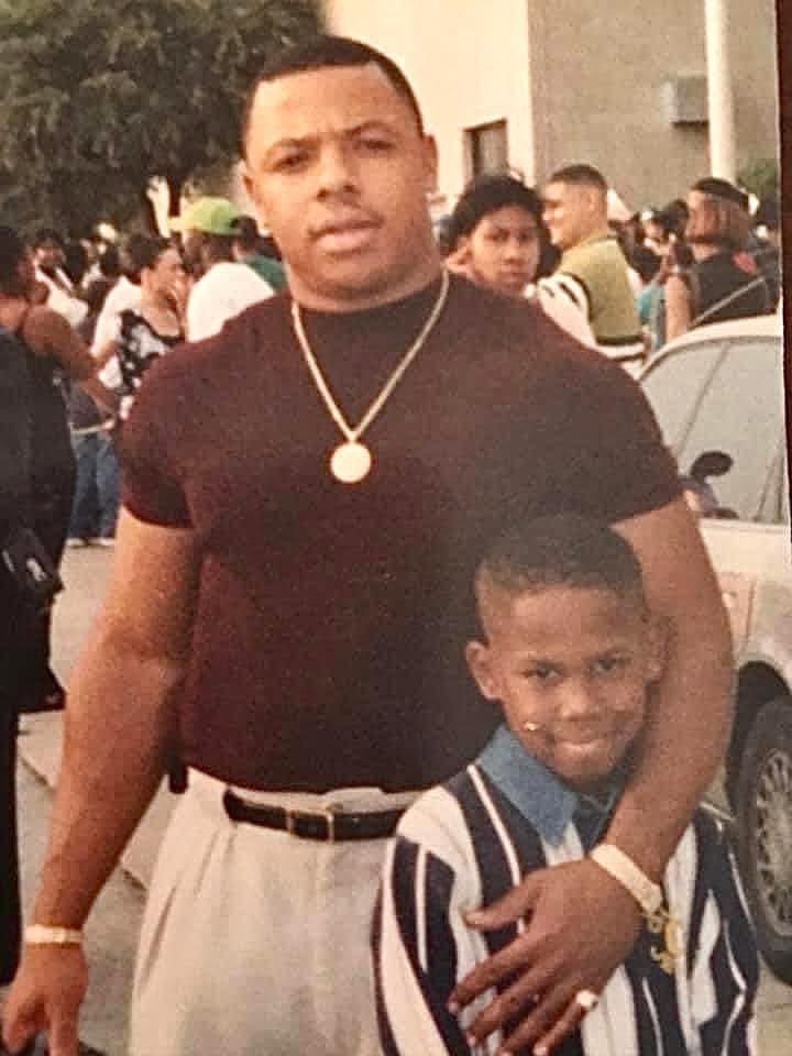 OnlyDiggs's tweet photo. Today is my dad’s birthday! This is probably his favorite picture of the 2 of us when I was a kid. Happy Birthday Old man! #31again https://t.co/DjPGj5m0p9