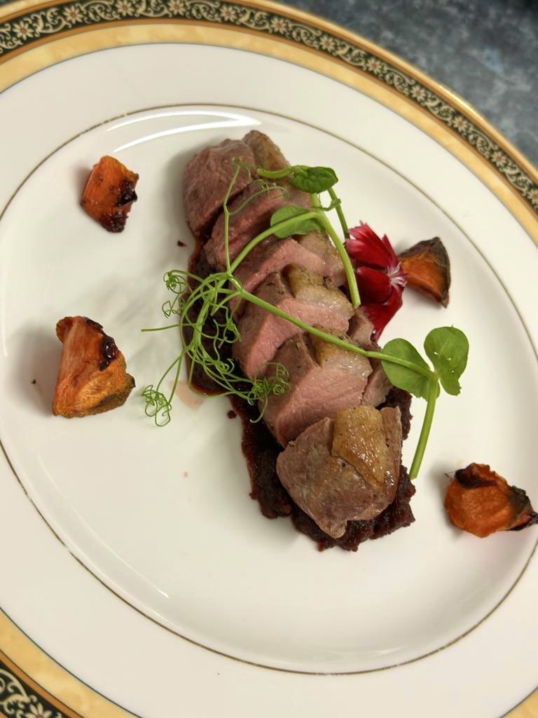 Beautiful local duck breast with Islay grown beet roasted in <a href="/LtdOrsay/">Orsay Sea Salt ltd</a> Seasalt 

Served with delicious sides of Maris piper mash and root veg 

#sixmilemeal