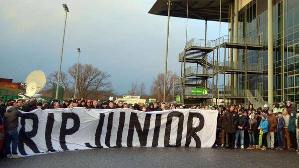 Awaydays23's tweet photo. Remembering Wolfsburg's Junior Malanda who sadly passed away on this day in 2015 #vflwolfsburg #RIPjuniormalanda https://t.co/JrjlwDpzfI
