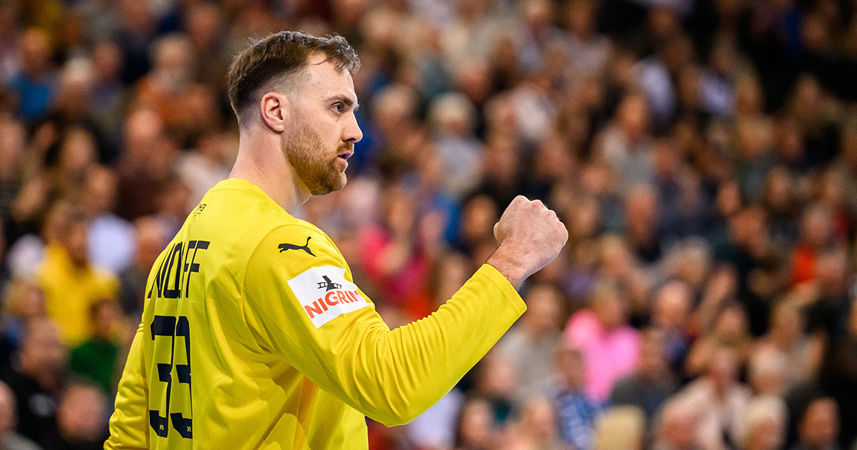 Einer hat hier mal direkt Bock! 🐺

(🇩🇪 3:2 🇨🇭, 8. Min.)

#HERETOPLAY #WIRIHRALLE #aufgehtsDHB #Handball <a href="/EHFEURO/">EHF EURO</a> <a href="/sportstudio/">ZDF sportstudio</a>