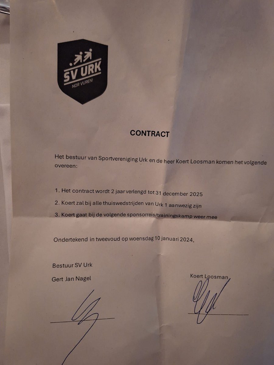 Breaking !!  
Koert Loosman verlengt zijn contract tijdens het trainingskamp in Valencia met 2 jaar , 1 van de voorwaarden van Koert is een bal gehakt extra in de week dit is na hoog overleg aanvaard .