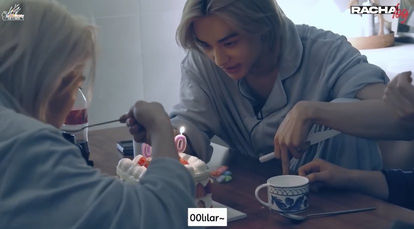 Selam STAAA! [RACHA LOG] 8.BÖLÜM HYUNJIN X HAN X FELIX X SEUNGMIN videosunu sizler için çevirdik. 00lılarımız ile geçireceğiniz keyifli dakikaların tadını çıkarmayı unutmayın!💖🦙🐿️🐥🐶

• youtu.be/jxmxoDcbODE?si…