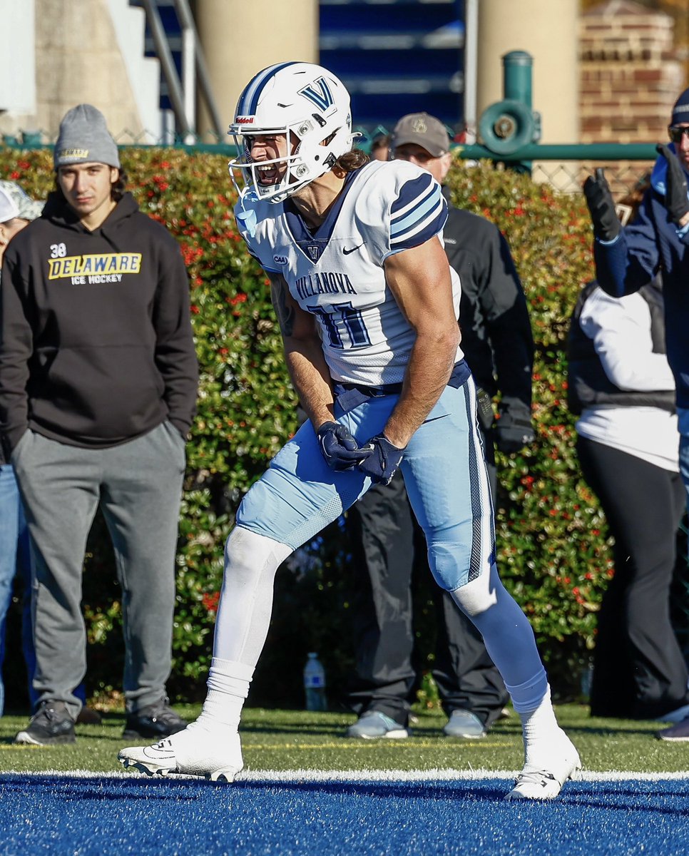 jaaron_hayek's tweet image. Senior Season Highlights ✌🏼 youtu.be/H3_f-dEEk24?si…