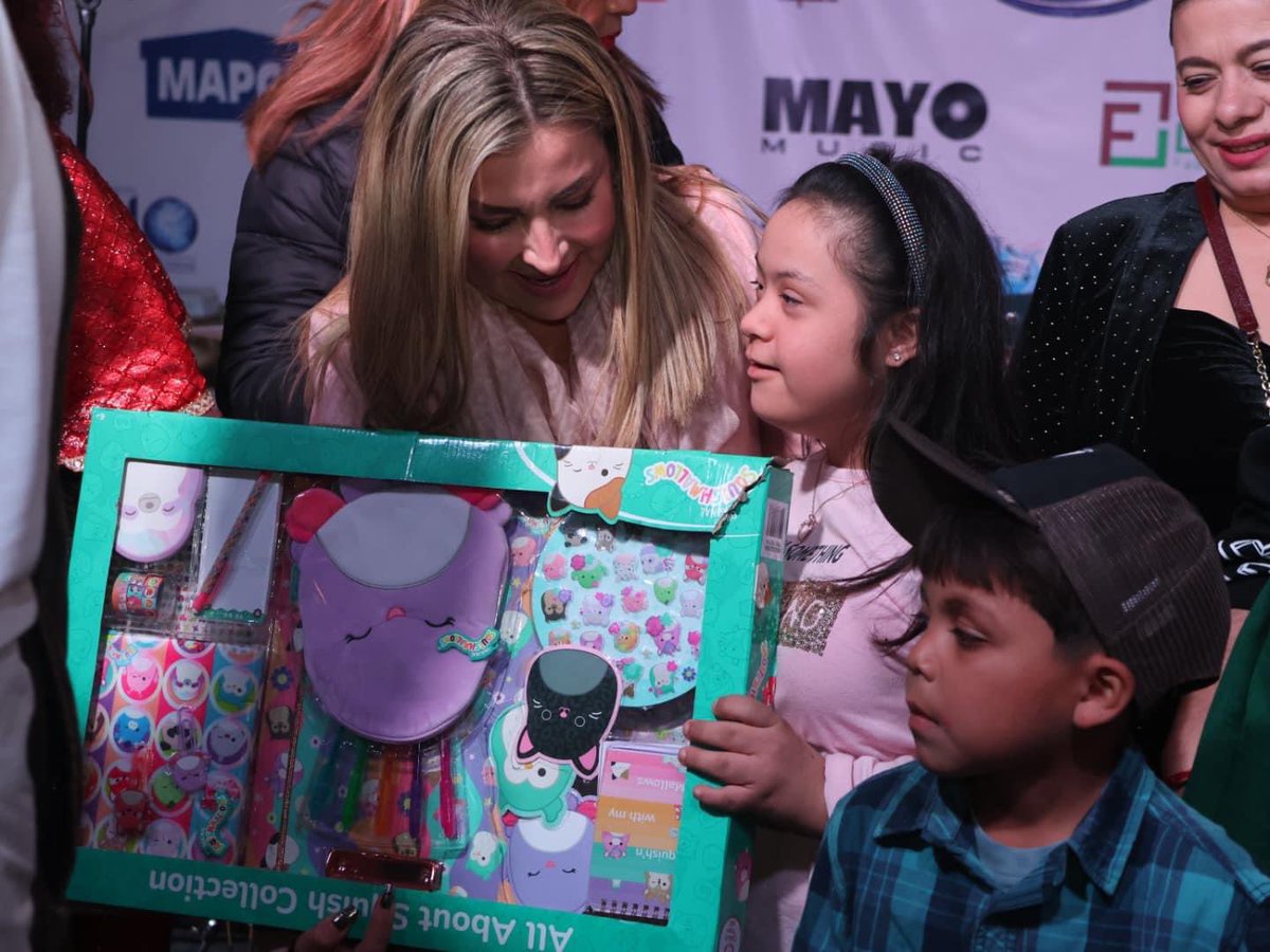 zoeFoundation_'s tweet photo. We're excited to share some fantastic news! This past weekend, in collaboration with the city of Navojoa, Sonora, we had the joy of donating toys to children in need. A heartfelt thank you to everyone who helped us in spreading smiles! #MakingADifference #Navojoa #ToyDonation https://t.co/n4JfHXiFCf