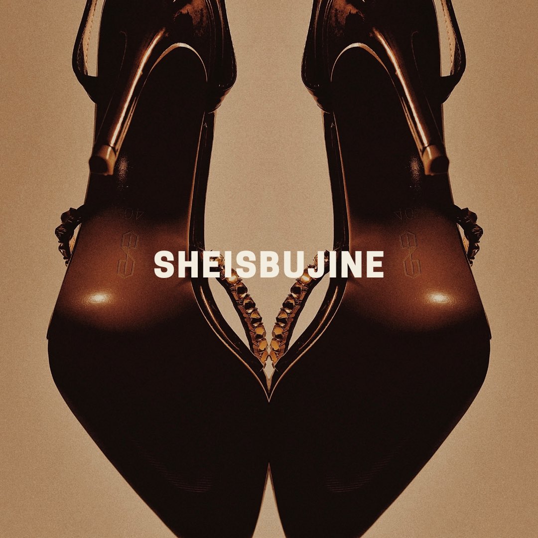 ebubec4's tweet photo. Surreal stuff; I’m actually starting a line 🥹🥰. God is amazing, I’m in awe and very much grateful. 

#SHEISBUJINE get familiar! 
Aalso please sign up at https://t.co/Fff1KG6XMK to stay update from when we drop. https://t.co/9xy8rnZbCy