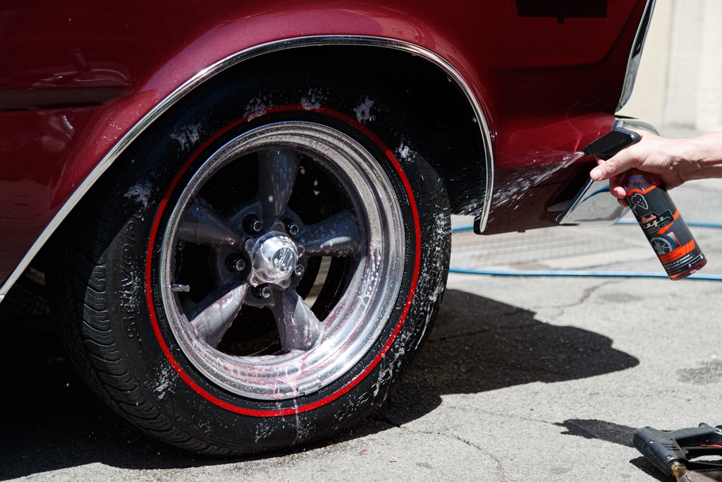 lenos_garage's tweet photo. Wash them wheel!
#LenosGarage #JayLenosGarage #LenosCarCare #AutoDetailing #WheelWednesday #WheelWash https://t.co/QPnGSiMh9V