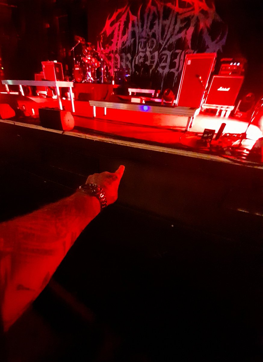 AFizgig's tweet photo. An hour to go and I'm so close I can nearly touch the stage!!!! Fucking hell!!!! π€π»π₯π€π» #SlaughterToPevail π https://t.co/MDkq5GXwbU