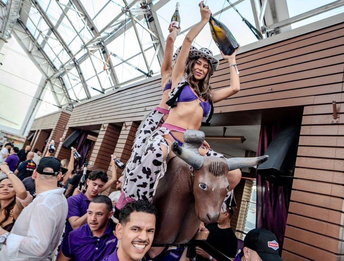The weather may be cold, but things are HOT at #Marqueelv Dome! #joinus
.
.
.
.
#Marqueelv #dayclub #onlyinvegas #travel #viptravel #luxurytraveladvisor #LuxuryTravel #poolparty #BucketListTravel #TravelLife #TravelBug #VacationMode
