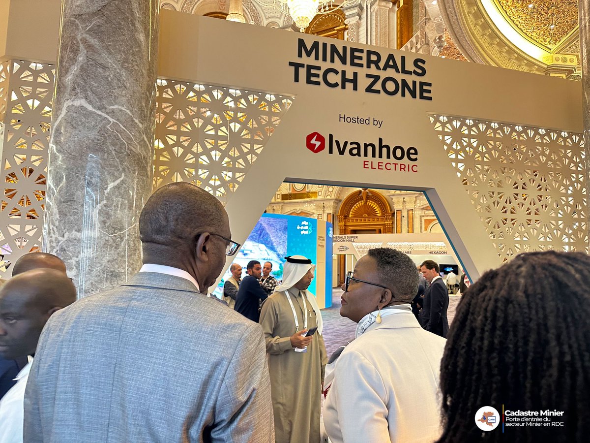 CadastreMinier's tweet image. 📍#Riyad Jour 2 🗓️@FutureMineral Forum 
#InstantPhotos Clôture de la journée avec la visite des stands et prises de contact avec les entreprises d’exploration minières

#PartenariatGagnantGagnant #RDC #MinesRDC @Presidence_RDC @MinMinesRDC @anskalambayi @PrimatureRDC @Jarrah_4