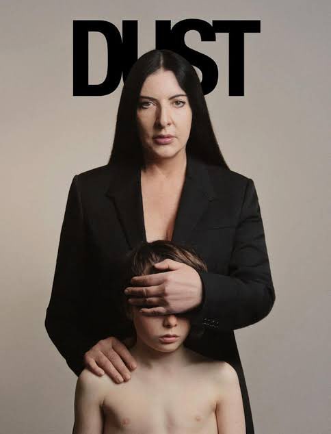 #Epstein sapıklığı hedonist tutkuların tatmini peşinde koşan, fantezi düşkünü varlıklı, nüfuzlu bürokratların, zengin işadamı ve tanınmış kişilerin rezillikleri ile sınırlı değil. Onların “bal kapanı” tuzağı ile görüntülerini arşivleyen İsrail’in kölesi olmaları da korkunç. 7