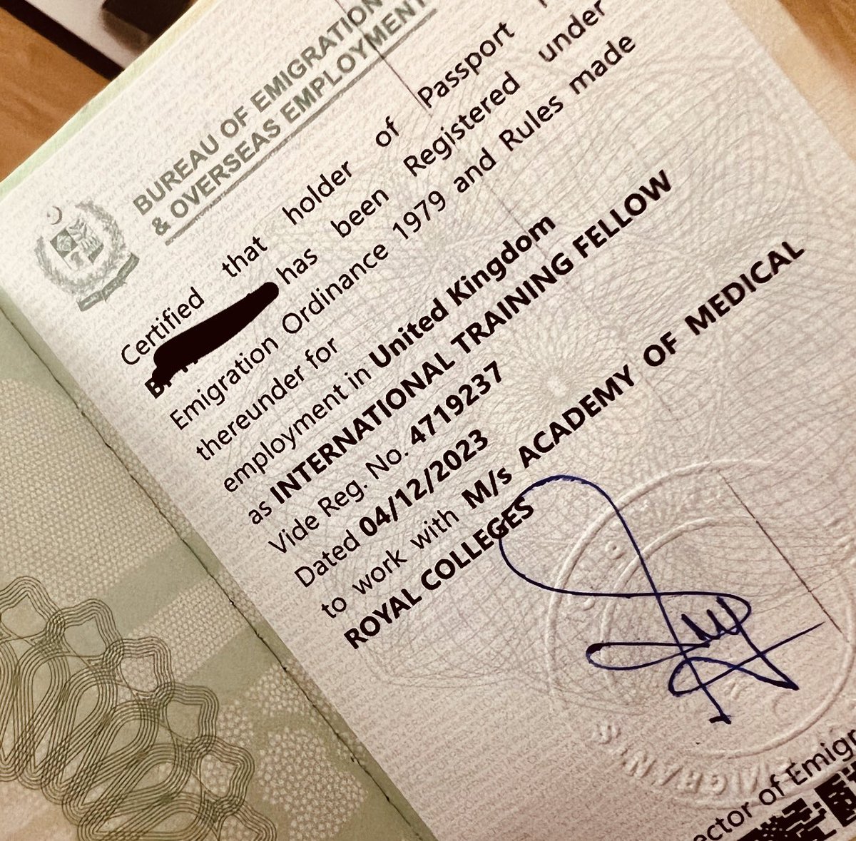 DrMaheenAltaf's tweet image. -Competed worldwide with International Psychiatrists & by the grace of Allah Almighty I was able to secure a Scholarship as Core Trainee 3 by ROYAL COLLEGE OF PSYCHIATRISTS (UK) @rcpsych 🙏🏻
Alhamdulillah!🤍
The feeling of representing my country🇵🇰 so proud! :’)
