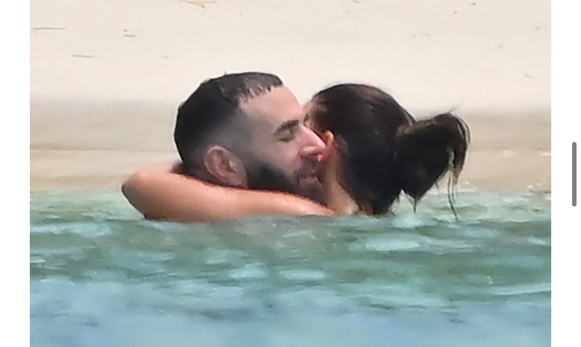 dogoke4's tweet photo. Karim benzema a chaque fois qu’il fait un gosse à une meuf , il retourne chez  sa première baby mama pour lui refaire encore un enfant https://t.co/XbFRqH8p0C