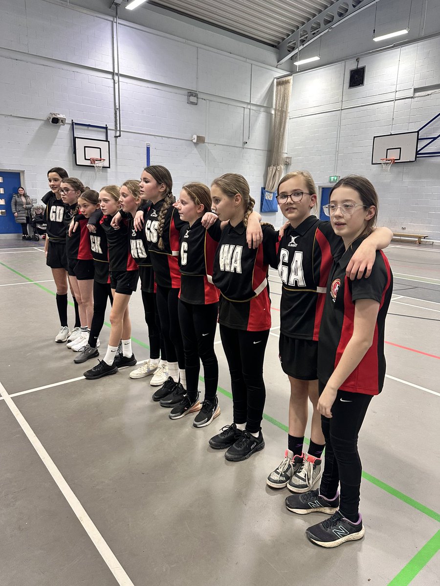 RBA_PEdept's tweet image. What a super win tonight for our amazing year 6 girls netball team.
The girls stayed focused, outwitting the defense and demonstrating some incredible skills in and around the circle. A huge well done 👏🏽 
Players player: Isla 
Coaches player: Faith 
#undefeated #PEforALL #VOICE