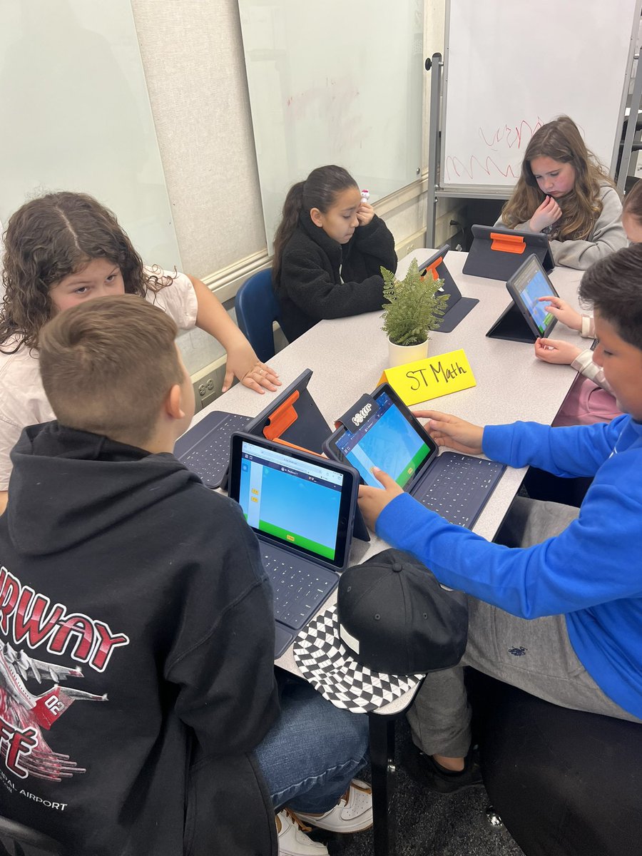MrsCarranza403's tweet photo. Math Stations this morning. https://t.co/7CuBxD7Wb7