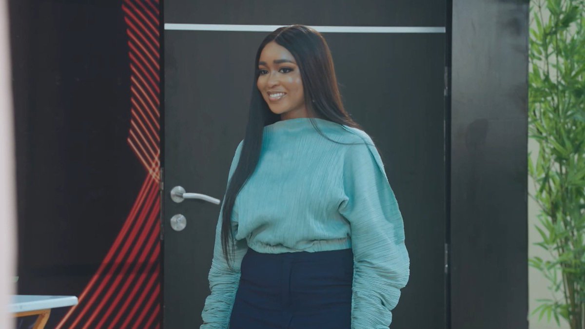 WumiTuase's tweet image. Lmfaoooo the shock on his face #AMUnscripted