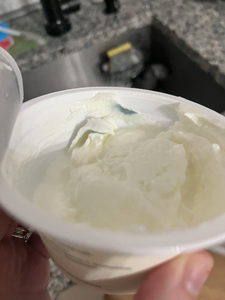 jamieblumas's tweet photo. @Chobani  yucky :( https://t.co/87HoxXxa84