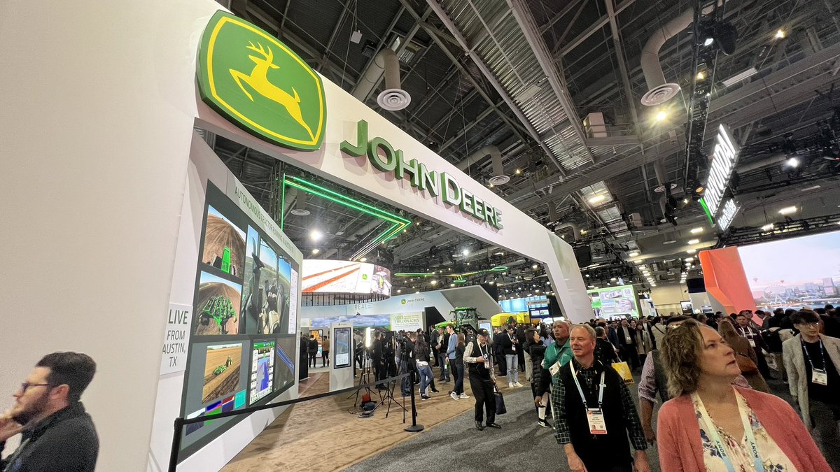 DMillerPF's tweet photo. Used to be novel that @JohnDeere would be at the @CES in Vegas. No more. Six years in, Deere brings its high-tech tech, message of sustainability to the more than 130,000 techies from around the world visiting the show this week. @dtnpf @GreggHillyer @ChrisHillPF @RickEThornton https://t.co/cQcHPbuSYH