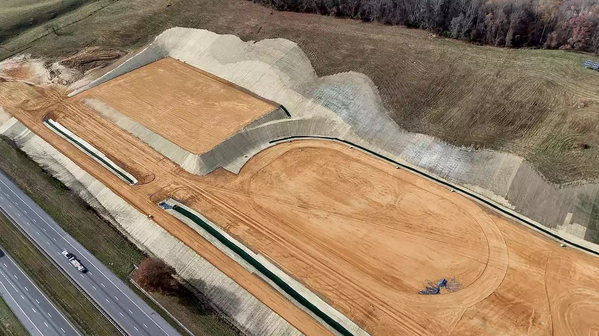 EmoryHenry_XCTF's tweet photo. ππ I do believe I can see a track and field event area taking shape. They are completing all the underground installation currently and we will start seeing above construction very soon. ππ
#GoWasps | #StingersUp | #BlueCollarGoldStandard | #EHCXCTNF | #FoodCitySportsComplex https://t.co/dVVs6rw0Jt