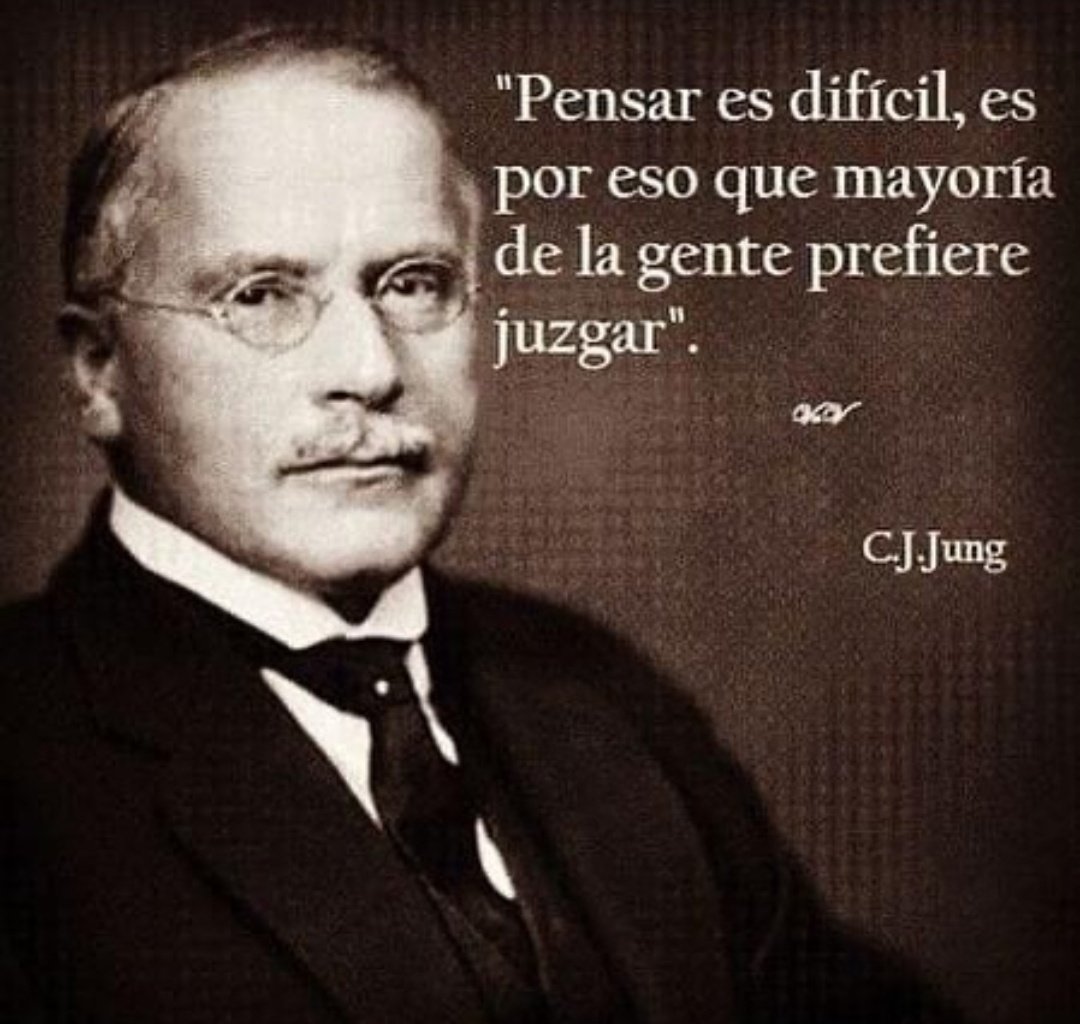 mieclipse_'s tweet photo. La que juzgaba a todas porque según querían llamar la atención y ahora es a ella a la que urge llamar la atención 🙄 #lokd💩 https://t.co/2ZEzgrCw0T
