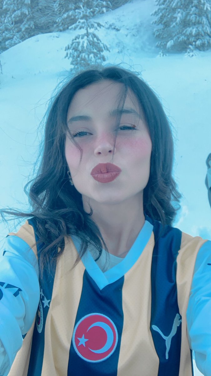 sulecpr_'s tweet photo. En güzel doğum günü teşekkür ederim Fenerbahçe’m 💛💙 https://t.co/2k1ON7Lac7