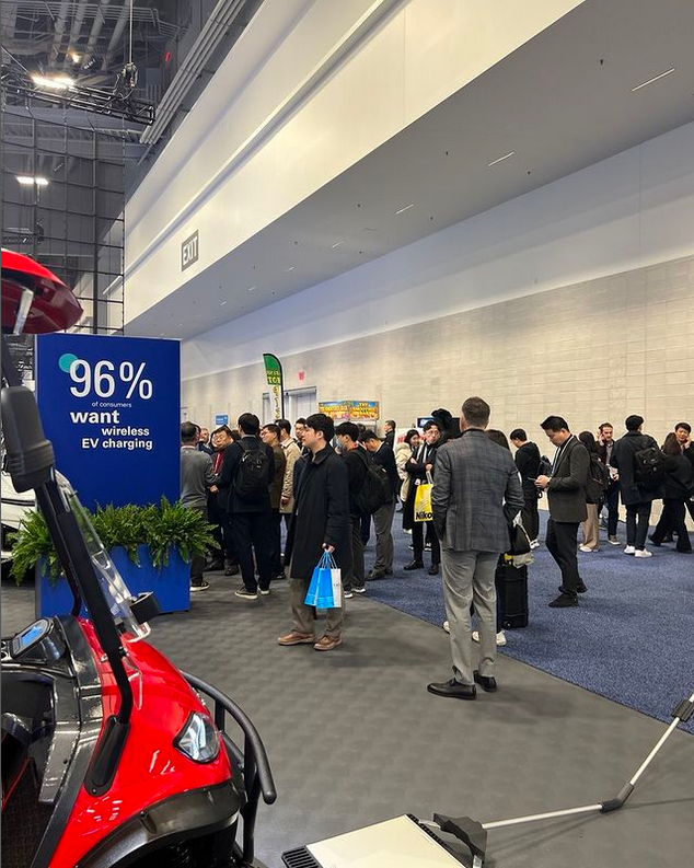WiTricity's tweet photo. Come see us at booth 6801 in the West Hall! We are having a blast charging wirelessly at @CES! โจ๐
#wirelessCES #wirelessEVcharging #golfcarts #electricgolfcarts https://t.co/gUIabMKjUa