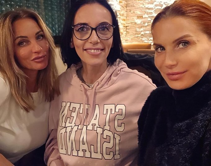 @RealCandysamira @BettieBallhaus auf einen sch&ouml;nen Abend &hearts;️&hearts;️&hearts;️ https://t.co/XgAA23a6j8<a class="tags" href="/tag/realcandysamira">@realcandysamira</a><a class="tags" href="/tag/bettieballhaus">@bettieballhaus</a>