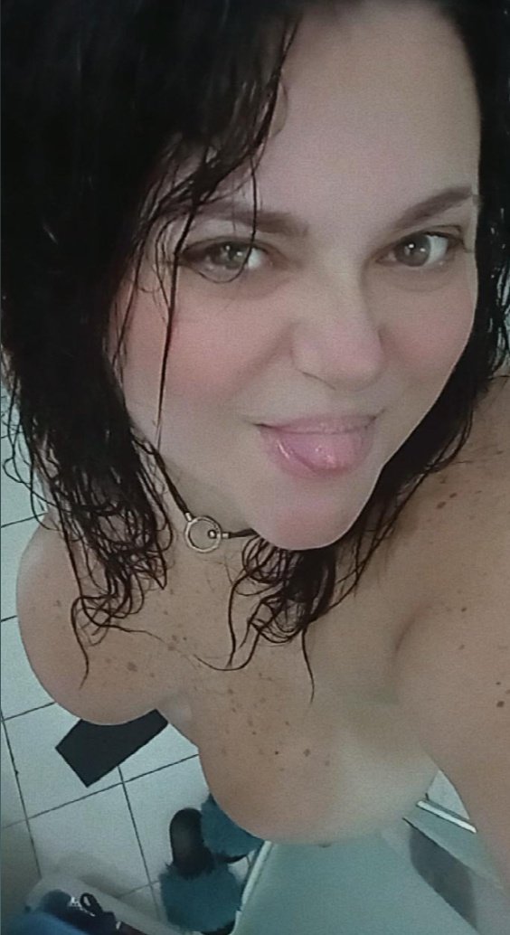 VeronicaAccurso's tweet photo. Old selfie 🖤.  
 💋 https://t.co/A61QvPp3zd