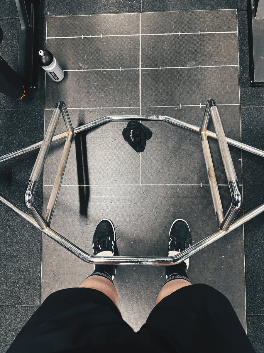 Starting the day at the gym to set the tone for a productive workday.

#MorningRoutine #AssetManagement #A27